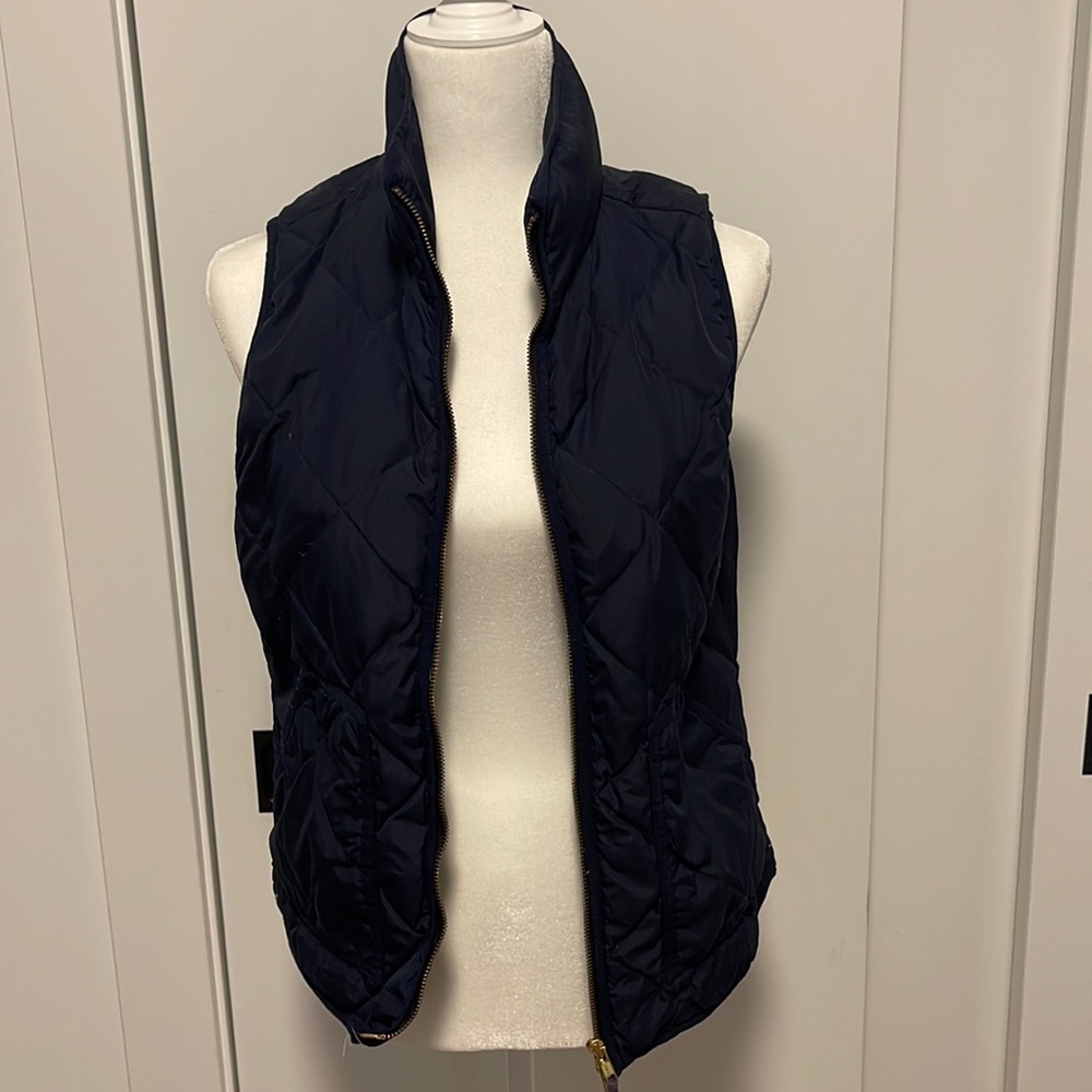 J crew quilted vest (s)